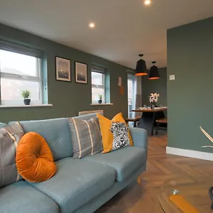 Apartment Stayright Stylish Bay 2 Bed Apartment- Private Parking & 10 Mins To Bay &, Cardiff