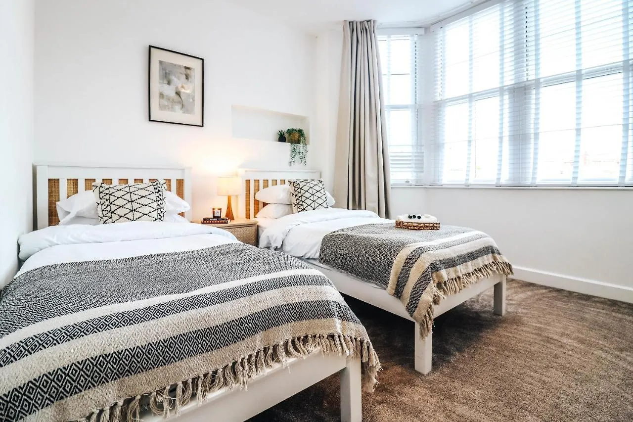 Principality View Apartment One, By Solace Stays Cardiff