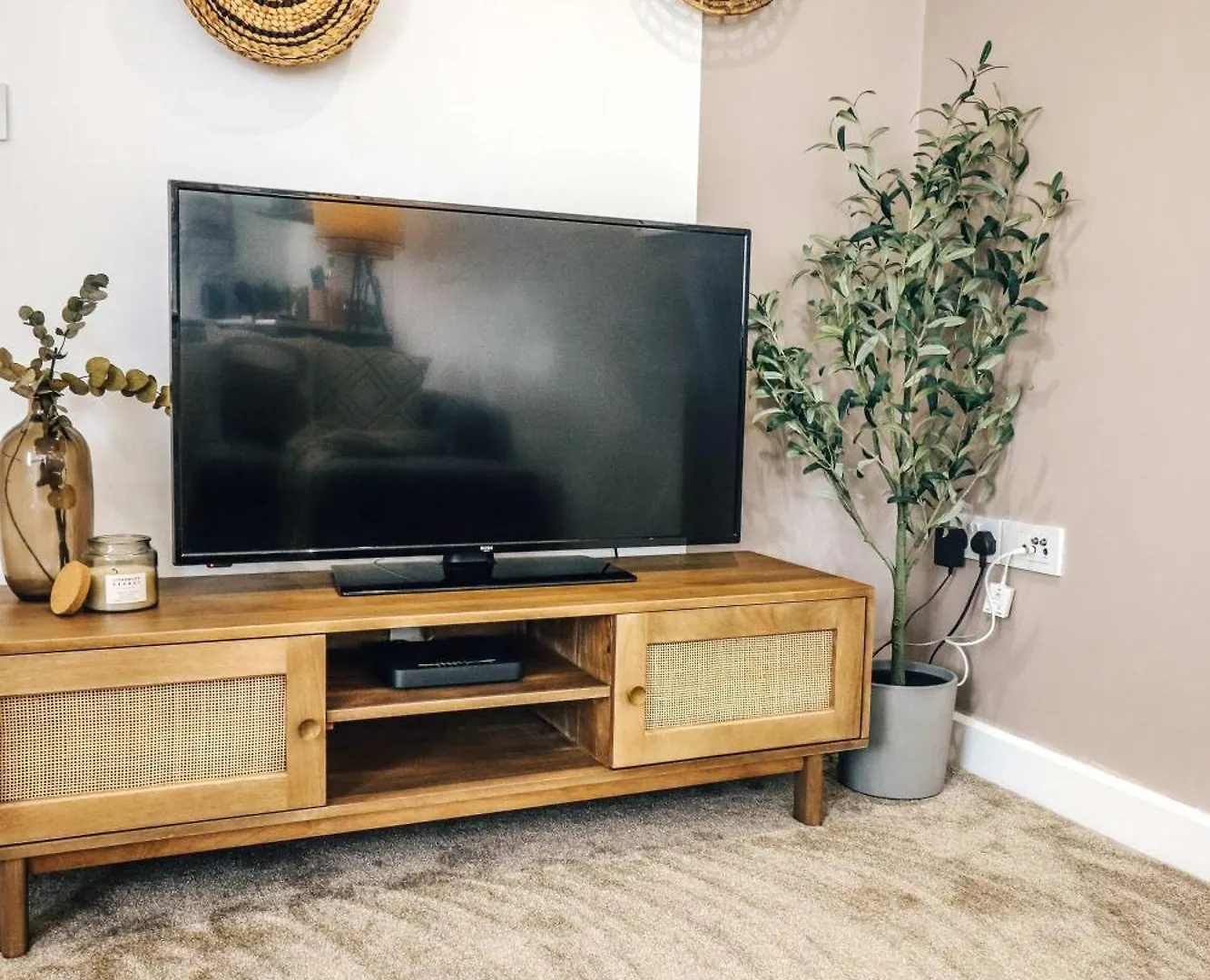 Principality View Apartment One, By Solace Stays Cardiff